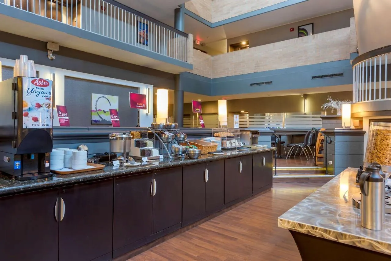 Best Western Plus Village Park Inn YYC Canadá