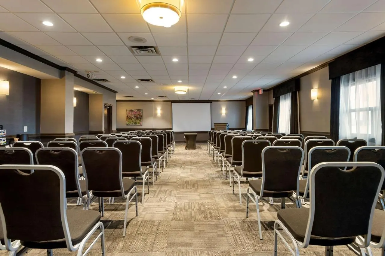 Best Western Plus Village Park Inn YYC
