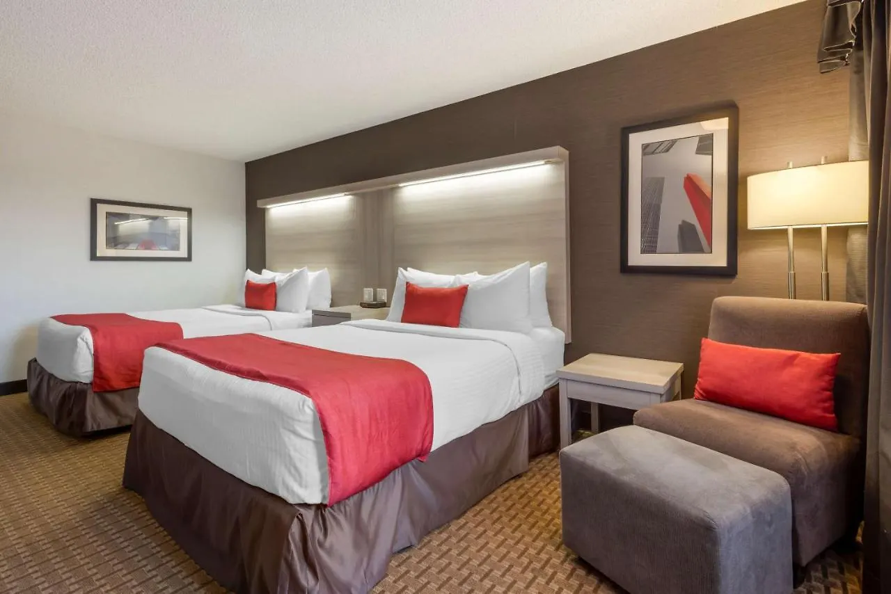 Best Western Plus Village Park Inn YYC 4*,