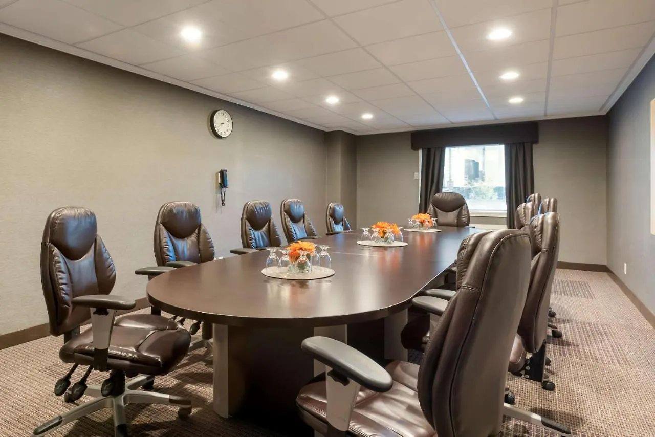 Best Western Plus Village Park Inn YYC