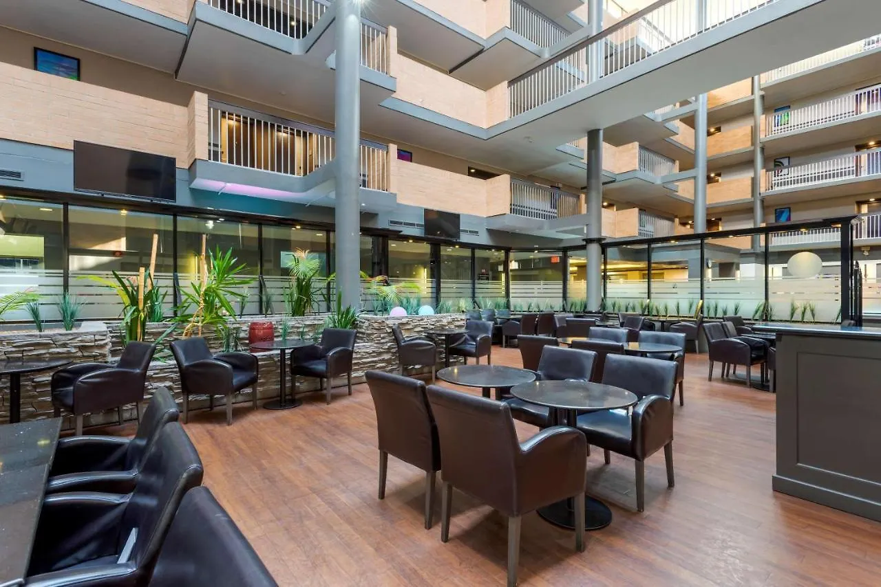 Hotel Best Western Plus Village Park Inn YYC